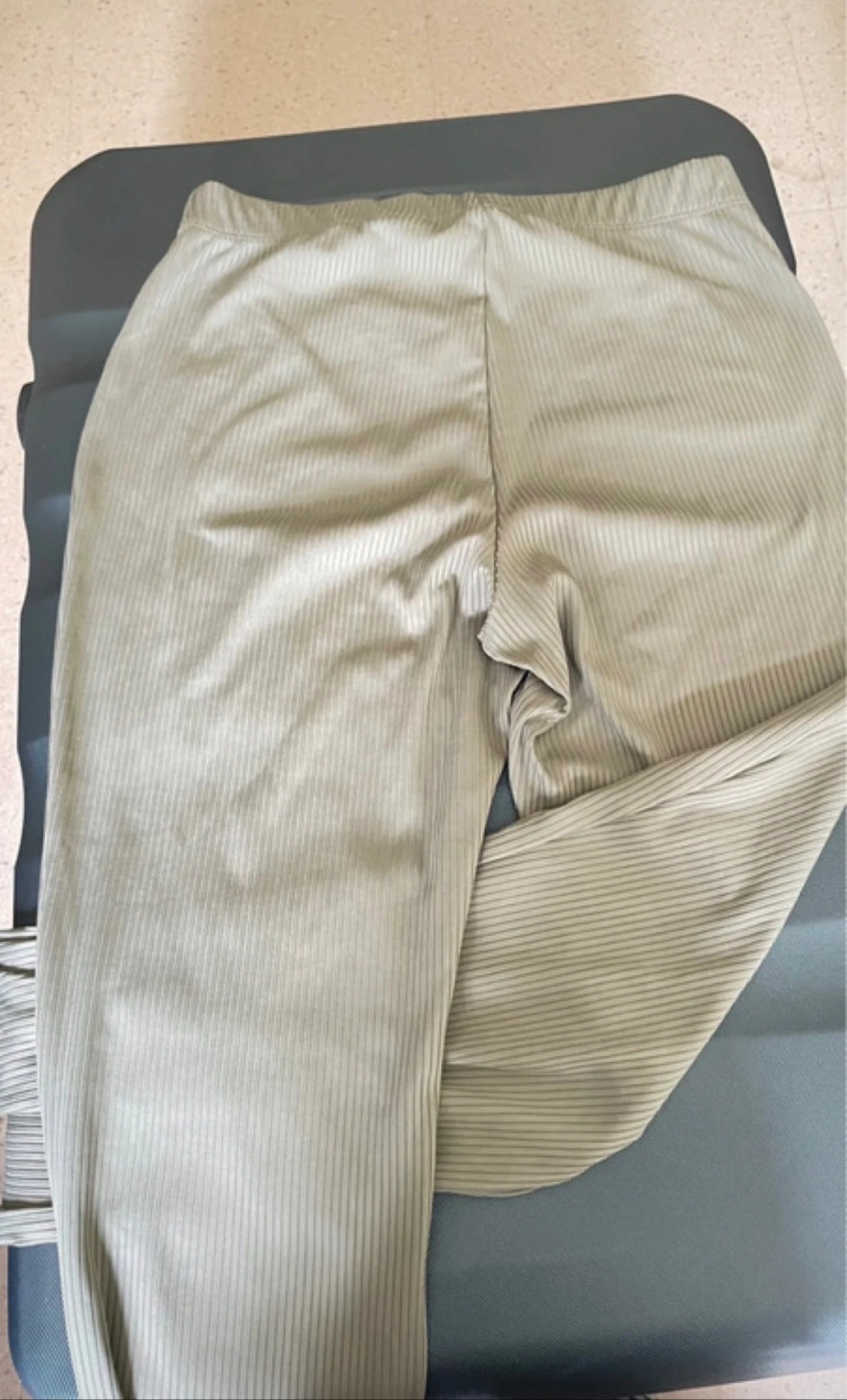 Calça pateta d'eph verde - H&M - tamanho P – photo 2